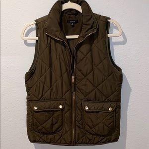 Zip up puffer vest